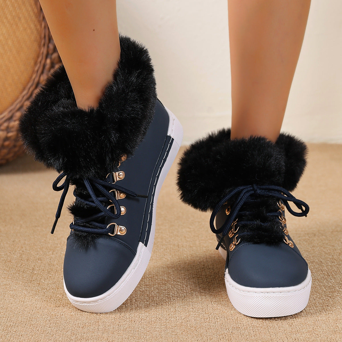Women's Winter Thick Wool Lace-up Warm Boots