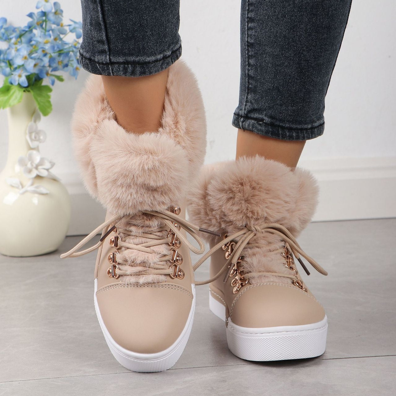 Women's Winter Thick Wool Lace-up Warm Boots