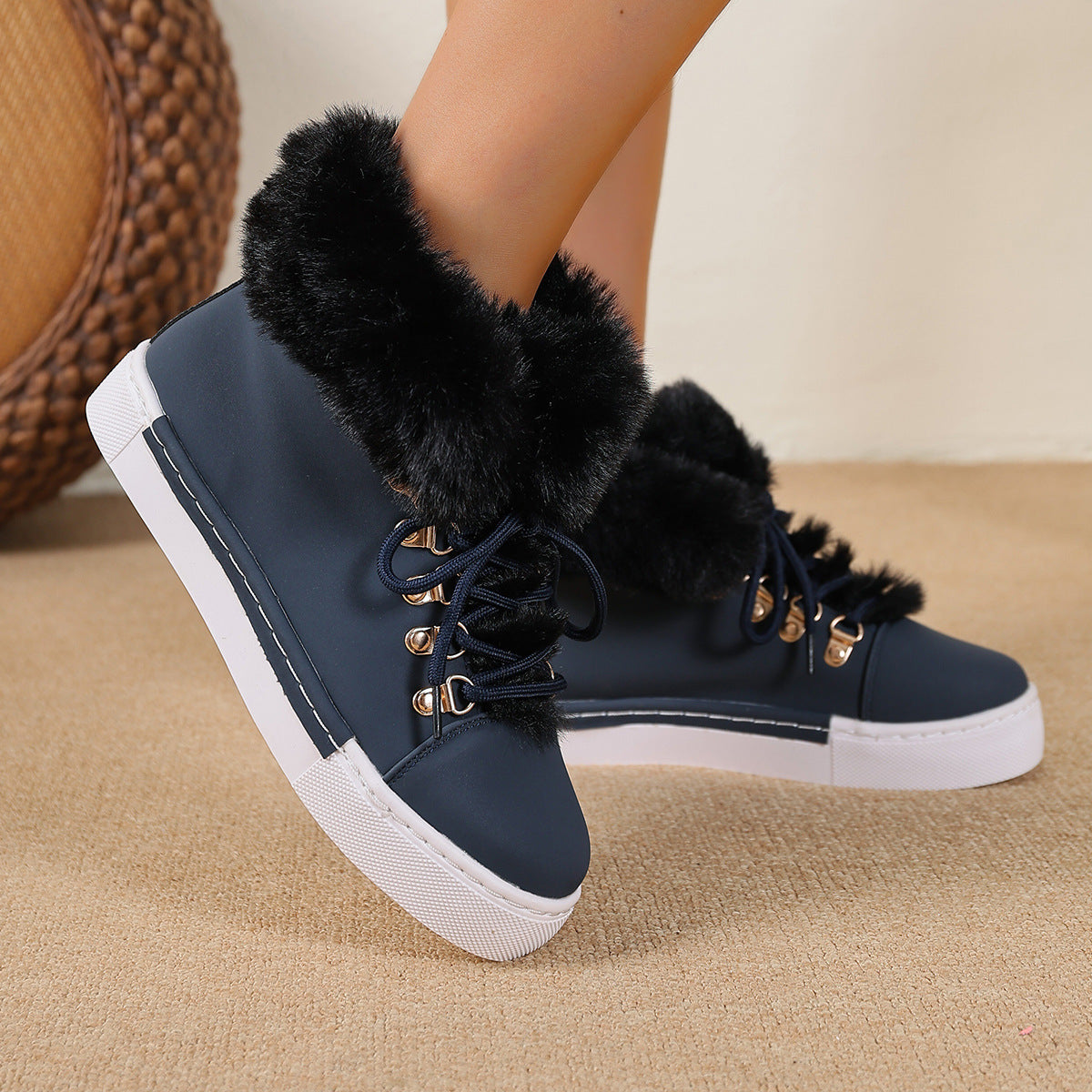 Women's Winter Thick Wool Lace-up Warm Boots