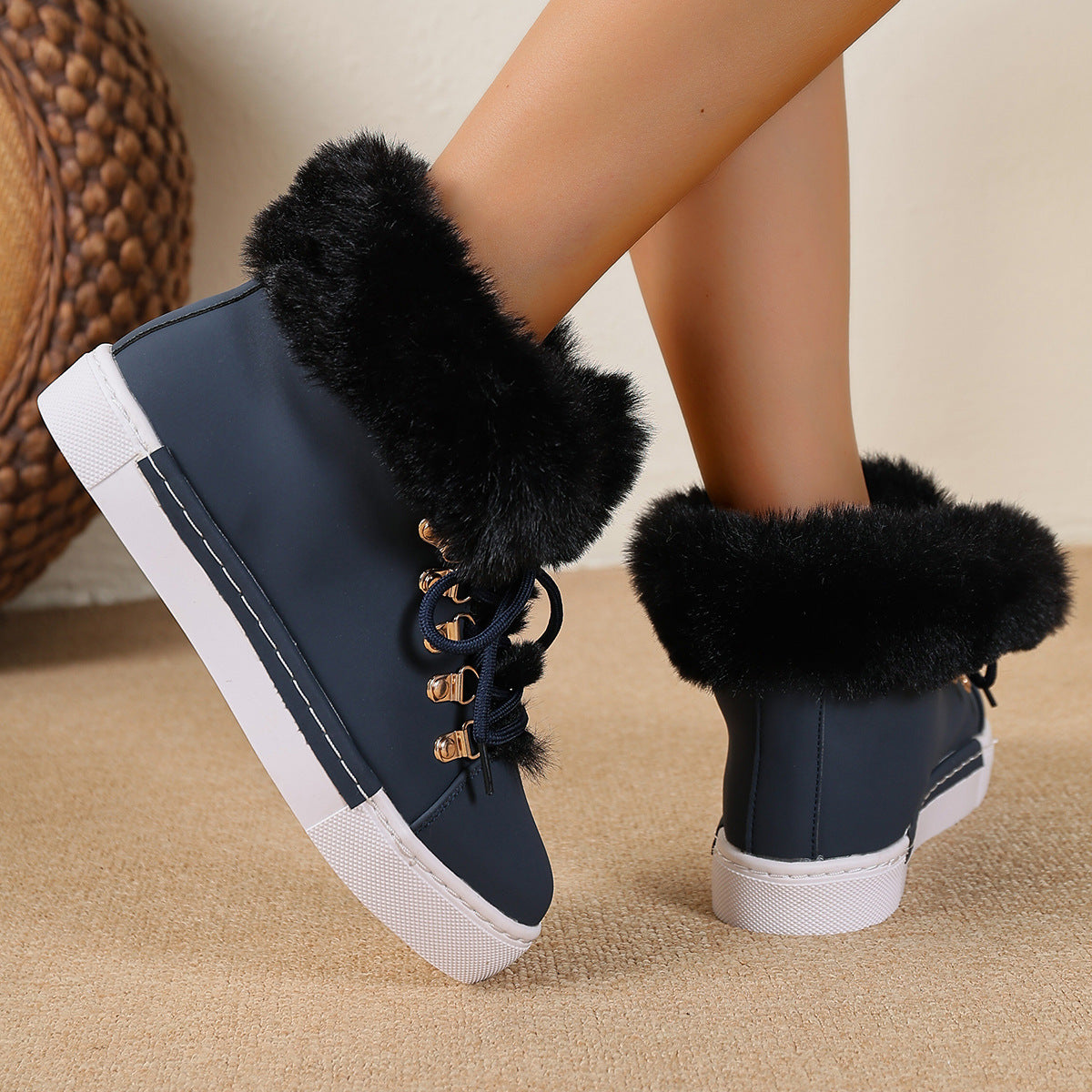 Women's Winter Thick Wool Lace-up Warm Boots